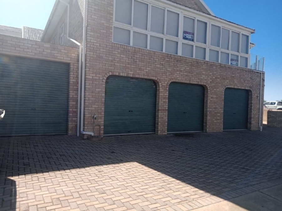6 Bedroom Property for Sale in Aston Bay Eastern Cape